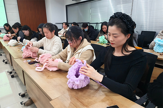 2025新澳门免费原料宝典