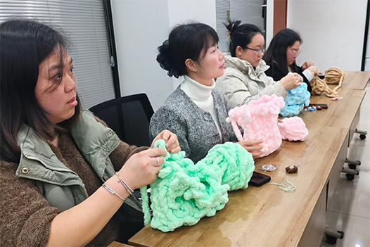 2025新澳门免费原料宝典